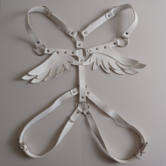 Leather Harness with Angel Wings - Picture 2 of 12